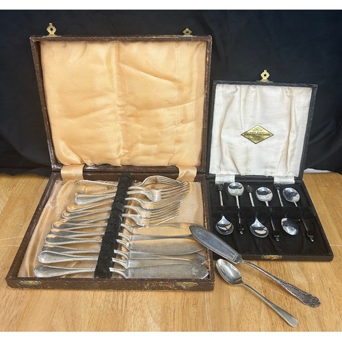 386 - Selection of silver plated cutlery, tanker etc