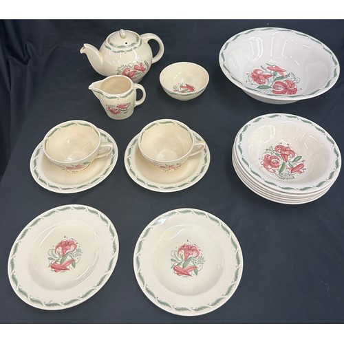 74 - Selection of Susie Cooper Tiger Lily pattern part dinner / tea sets pieces from different eras