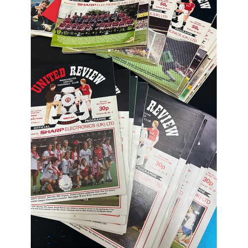 261 - Selection of vintage Manchester United football programmes to include years 87-88, 81-82, 83-84, 82-... 