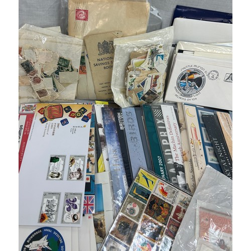 450 - Selection of new and used stamps