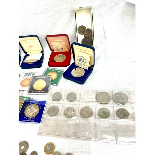 140 - Selection of commemorative collector coins