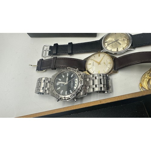 431 - Large selection of assorted Gentrs wrist watches includes Citizen, Accurist etc