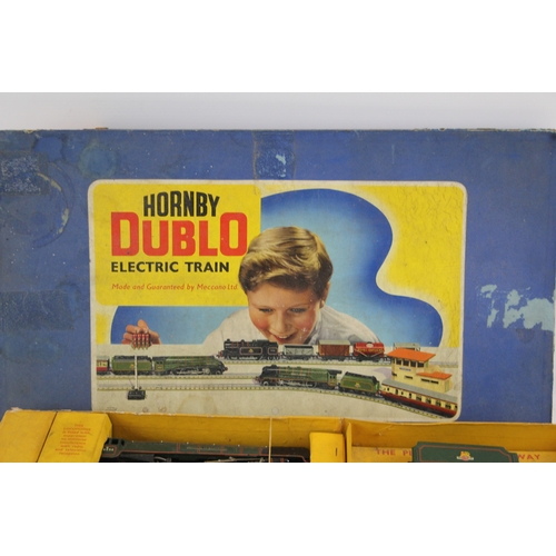 503 - Hornby Dublo OO Gauge Set Duchess Of Montrose Locomotive Carriages Boxed