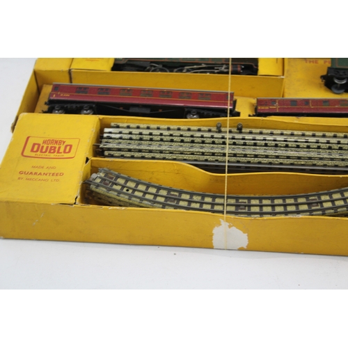 503 - Hornby Dublo OO Gauge Set Duchess Of Montrose Locomotive Carriages Boxed