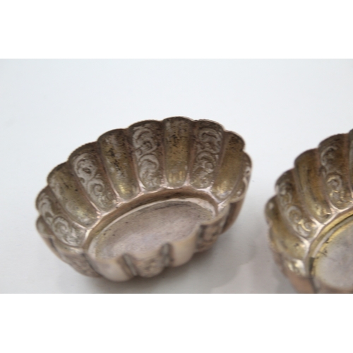 27 - 4 x .925 sterling salt dishes inc victorian