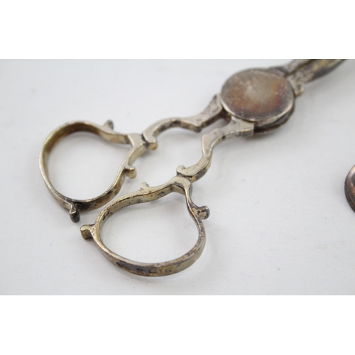 28 - .925 sterling sugar nips & georgian caddy spoon