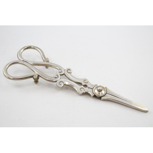 47 - .800 Silver grape scissors