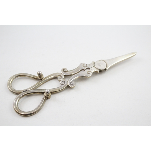 47 - .800 Silver grape scissors