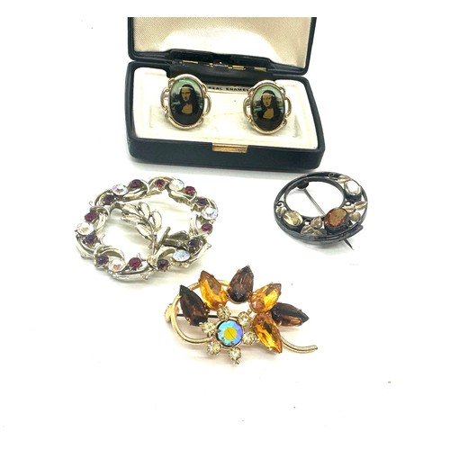 474 - Three vintage brooches and 1 other