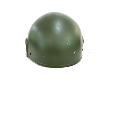 541 - British army combat helmet Nato GS Mk6 - size medium 1986 with strap