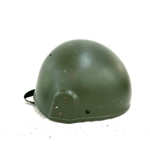 541 - British army combat helmet Nato GS Mk6 - size medium 1986 with strap