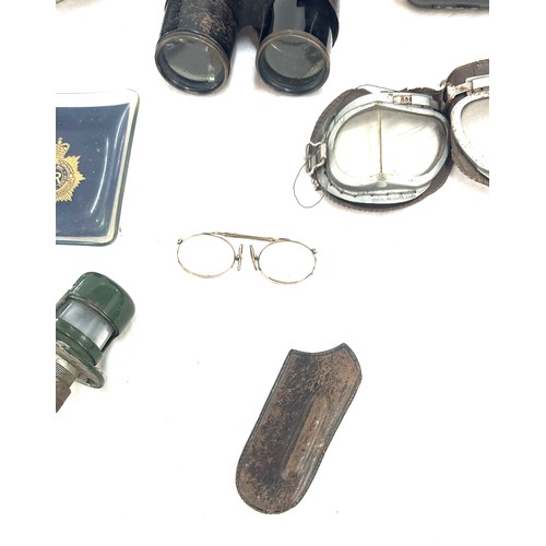 73 - Selection military vintage pieces to include goggles, torch, Prima shove, brass etc