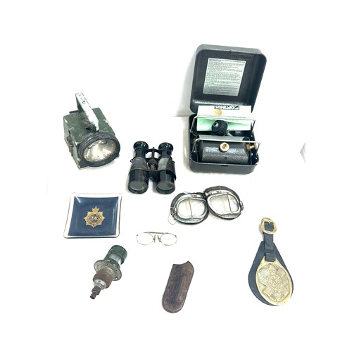 73 - Selection military vintage pieces to include goggles, torch, Prima shove, brass etc