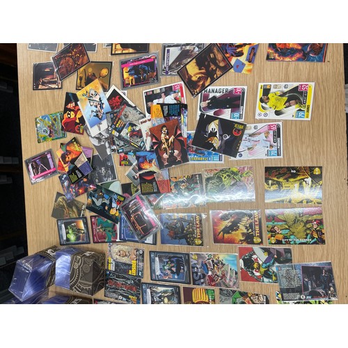 442 - Selecton of assorted collectors cards, card protectors etc