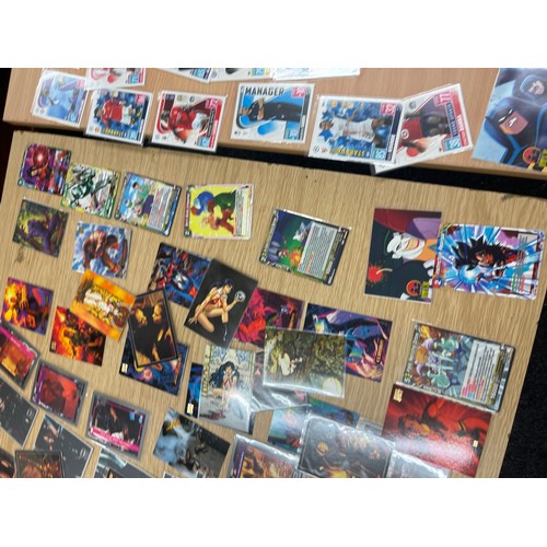 442 - Selecton of assorted collectors cards, card protectors etc