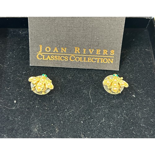 526 - Selection of 3 pieces of Joan Rivers costume jewellery to include 2 sets of earrings, pin badge, wit... 