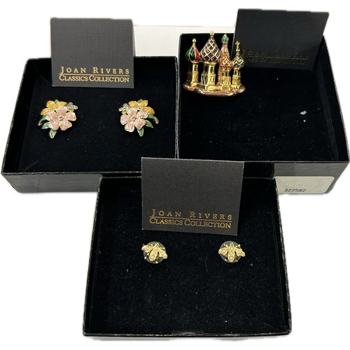 526 - Selection of 3 pieces of Joan Rivers costume jewellery to include 2 sets of earrings, pin badge, wit... 