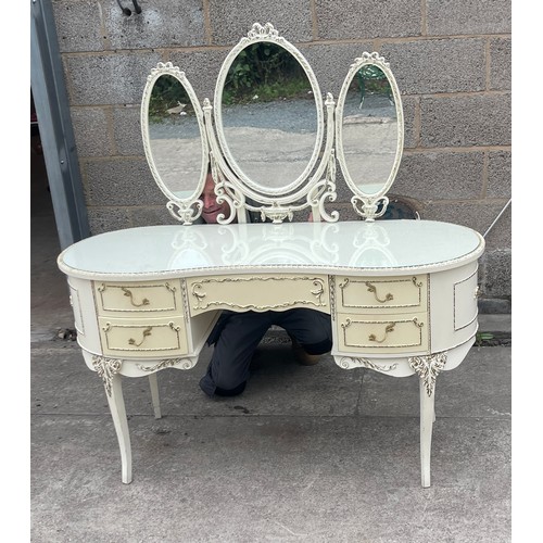 301 - Cream and gilt Queen Anne dressing table with mirror measures approx 29 inches tall, 53 wide and 21 ... 