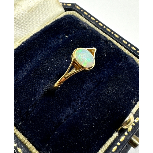 54 - Antique 18ct gold opal ring weight