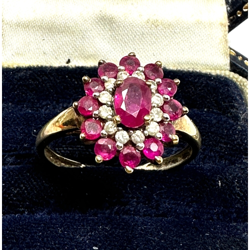 60 - 9ct gold ruby & diamond ring weight 2.5g