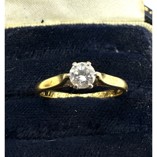 66 - 18ct gold diamond solitaire ting diamond measures approx 4mm diameter weight 2g