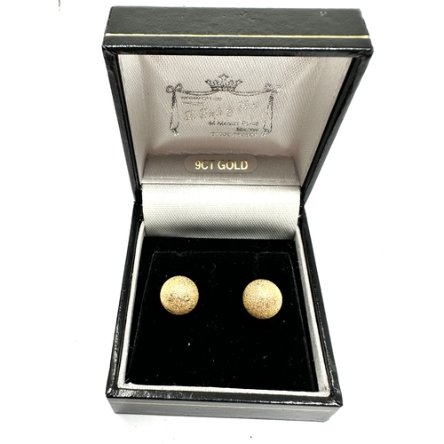 70 - Boxed 9ct gold ball earrings