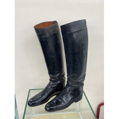 519 - Black leather antique riding boots marked Rowell & Son Melton Mowbray for fox hunting height approx ... 