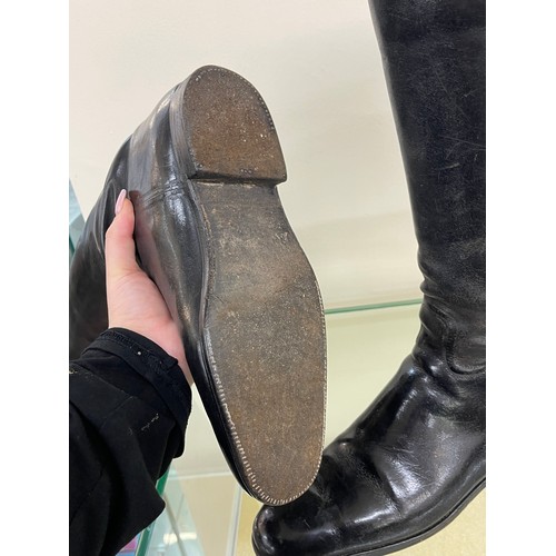 519 - Black leather antique riding boots marked Rowell & Son Melton Mowbray for fox hunting height approx ... 