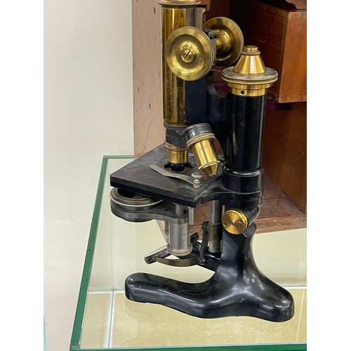 75A - Vintage Voigtlaender Braunschweig MK IVA brass and metal microscope complete with lenses fitted in a... 