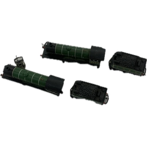 101 - OO Gauge Hornby CHINA R150 CLASS B12 LNER Loco 8528 and Hornby LNER 8544 Class B12 4-6-0 Locomotive ... 