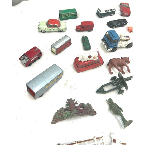 98 - Large selection of vintage and later die cast cars, farm animals etc