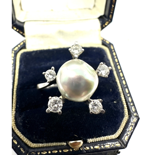 91 - 18ct gold diamond & pearl ring est 0.70ct diamonds weight 8.4g