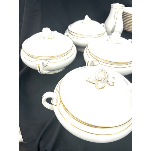 175 - Selection of Royal Worcester Contessa part dinner/ tea service includes Tureens, plates, bowls etc