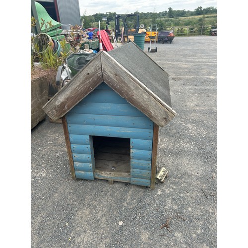 100Z - Wooden dog kennel measures approx 41 inches tall by 34 wide and 43 long