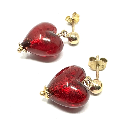 95 - 9ct gold red stone heart earrings weight 4g