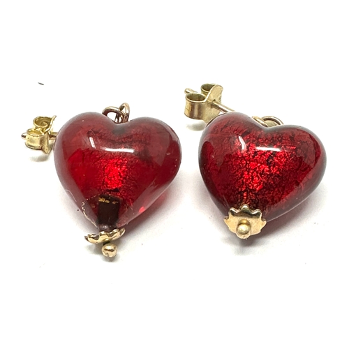 95 - 9ct gold red stone heart earrings weight 4g