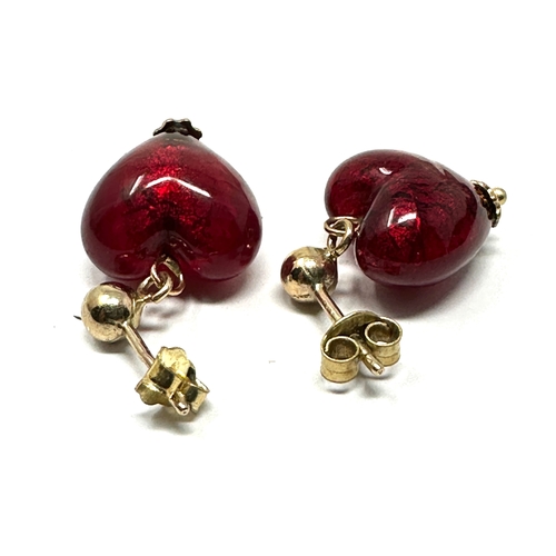 95 - 9ct gold red stone heart earrings weight 4g