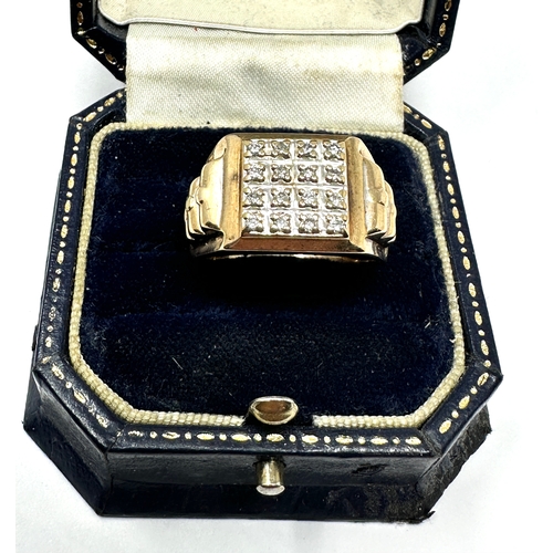 101 - 9ct gold diamond signet ring weight 6.7g 0.25ct diamonds