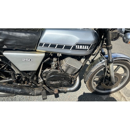 99A - Yamaha 1979 RD250 motor cycle 247 cc in good condition, runs and drives with original spares