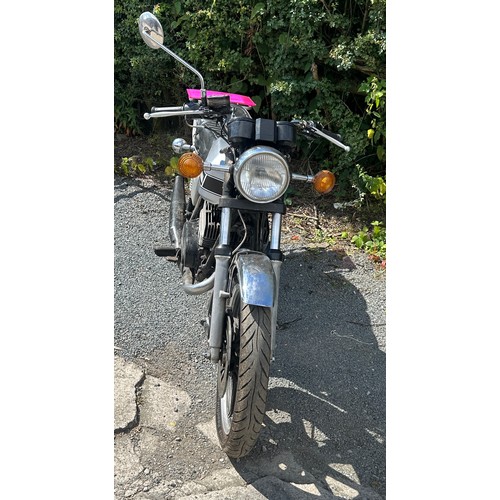 99A - Yamaha 1979 RD250 motor cycle 247 cc in good condition, runs and drives with original spares