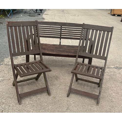 100I - Wooden garden bench and two folding chairs