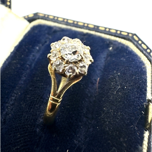 129 - 18ct gold diamond cluster ring weight 3.2g