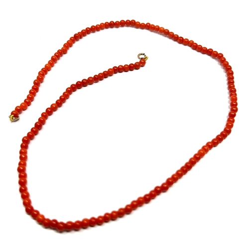 140 - 9ct gold clasp coral necklace weight 8.3g