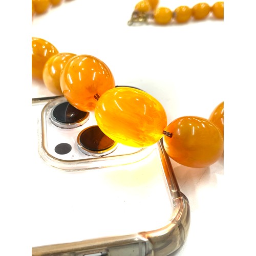 494 - Bakelite / Amber ladies vintage egg yolk necklace, approximate overall weight 84.9g