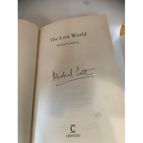 84 - Michael Crichton The lost world signed by author.
Donated to Dogs Trusts shop in Bingham – all proce... 