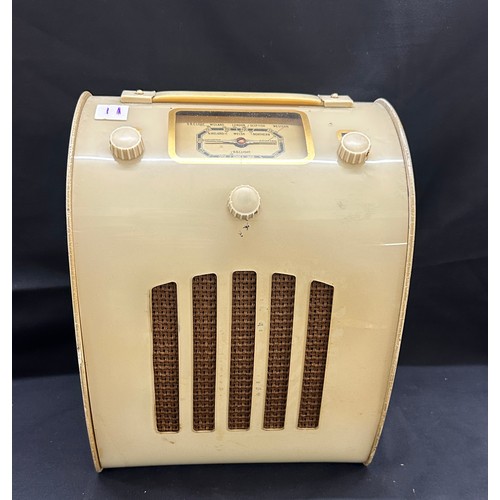 86E - Ever ready 1940's portable radio untested