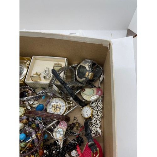 548 - Quantity of vintage costume jewellery