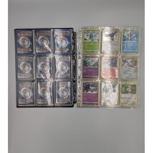 443 - Pokémon Trading Card Collection

This lot features a substantial Pokémon trading card collection:

-... 