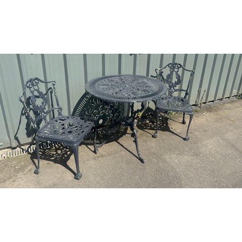 101I - Metal garden table and two chairs