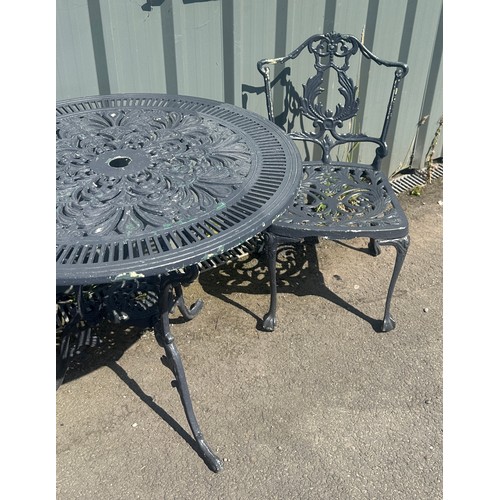 101I - Metal garden table and two chairs